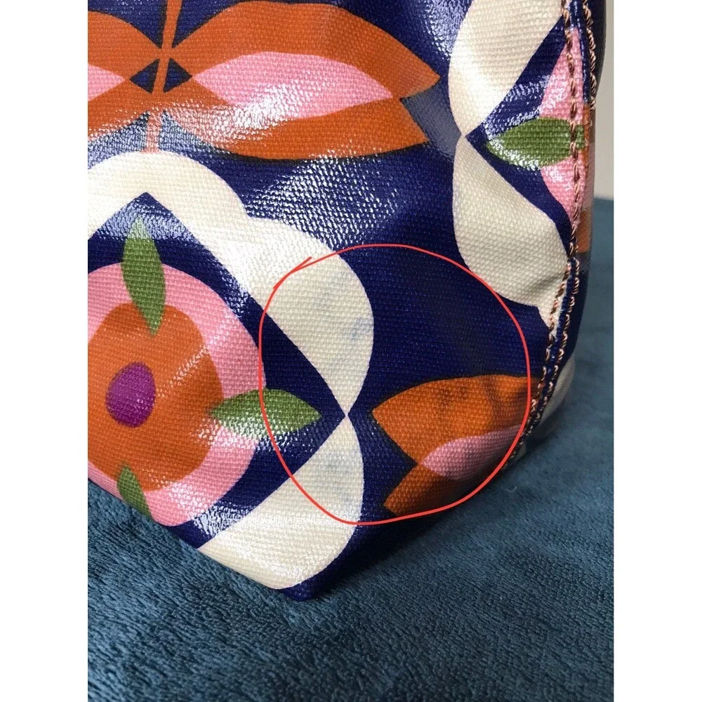 Fossil oilcloth keyper key.Per tote with floral design - Picture 11 of 11